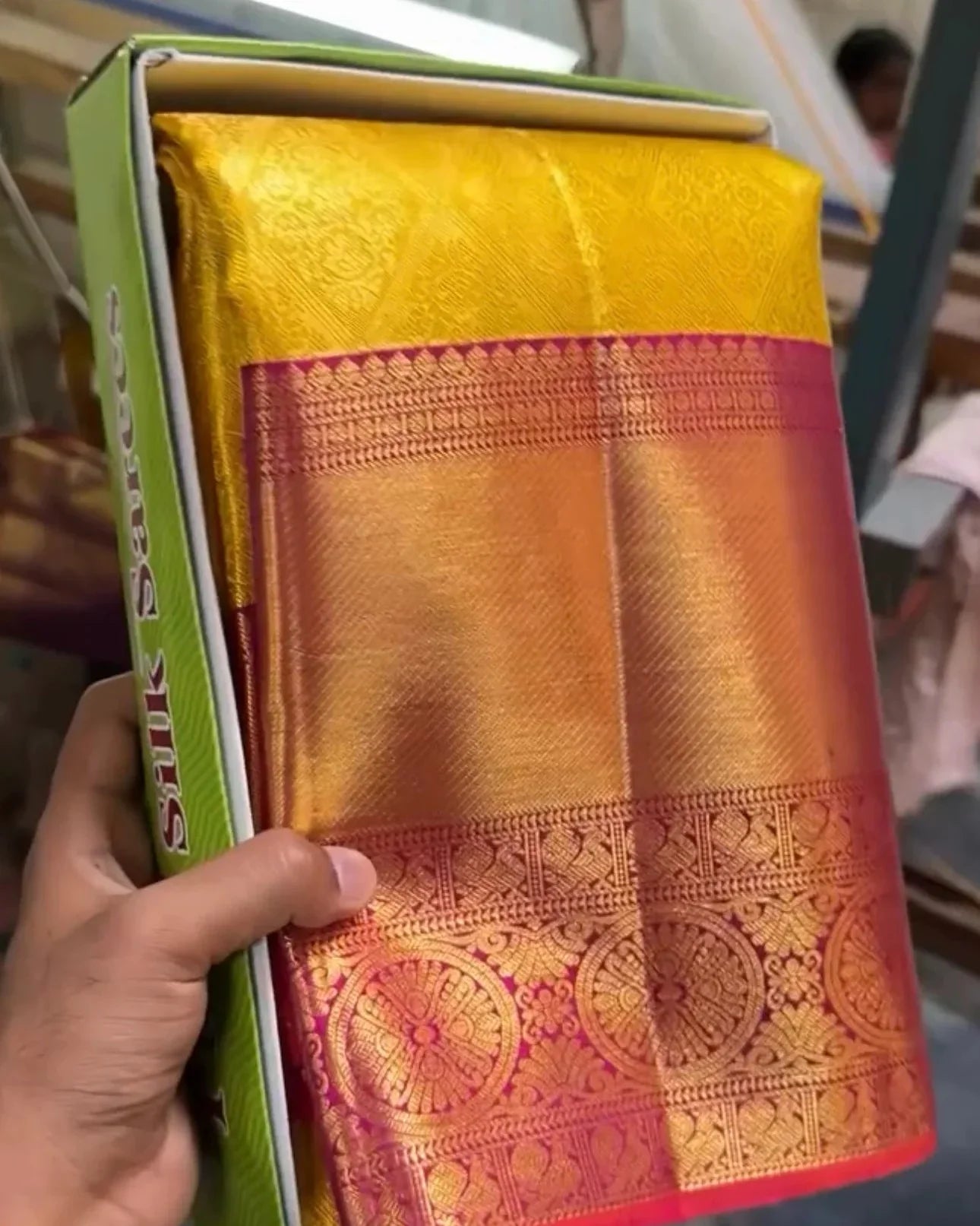 kanchipuram saree 