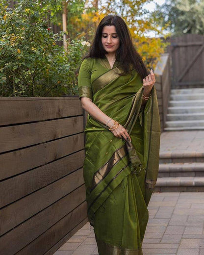 Elegant Comfort Organic Banarasi Lichi Silk Wedding Saree