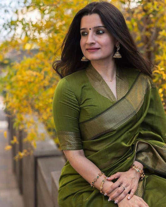 Elegant Comfort Organic Banarasi Lichi Silk Wedding Saree