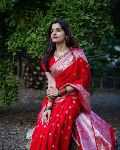 Modern Saree Crafted in Lilan Slub Soft Cotton with Rich Woven Blouse